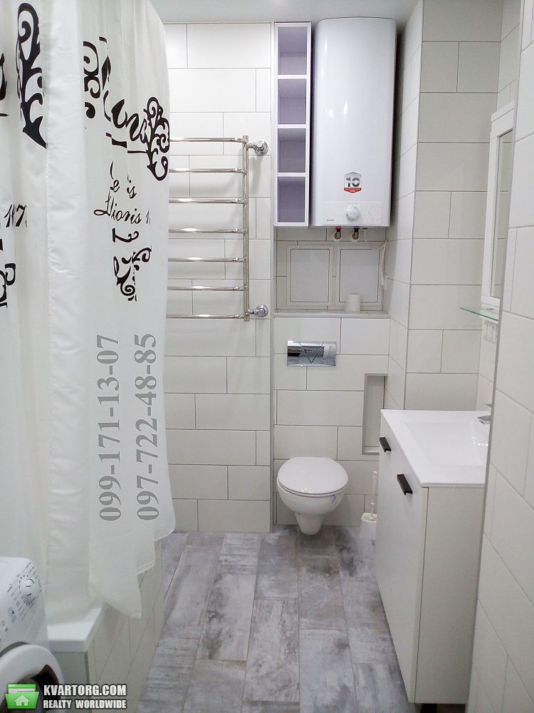 Rent out 3-room apartment. Киев,  Андрющенко — photo 6