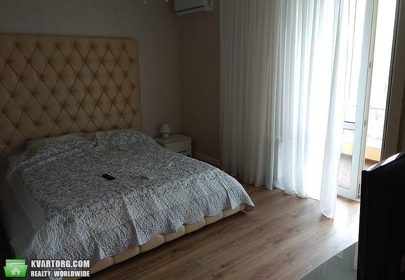 Rent out 3-room apartment. Киев,  Днепровская наб — photo 3