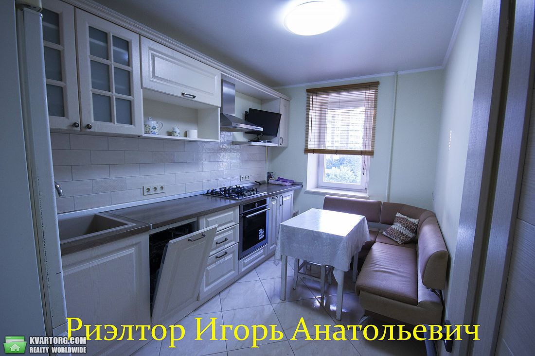 Rent out 3-room apartment. Одесса,  Королева — photo 1