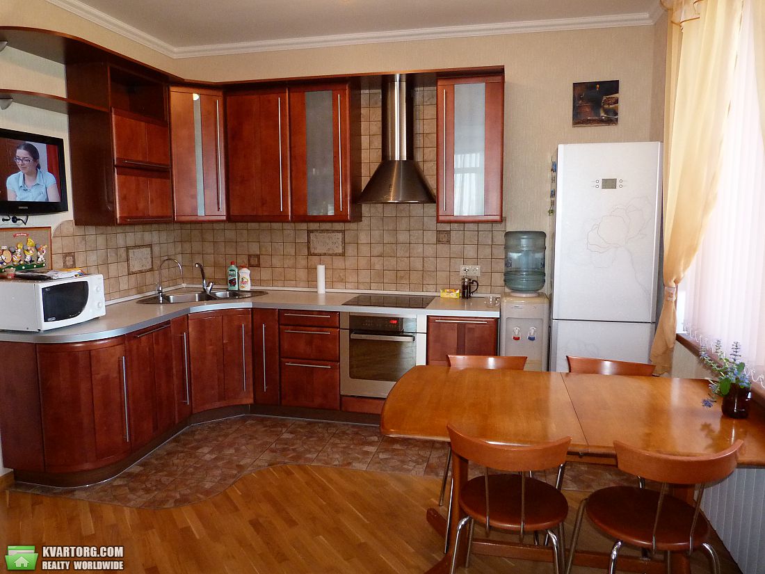 Rent out 3-room apartment. Киев,  Луначарского — photo 2