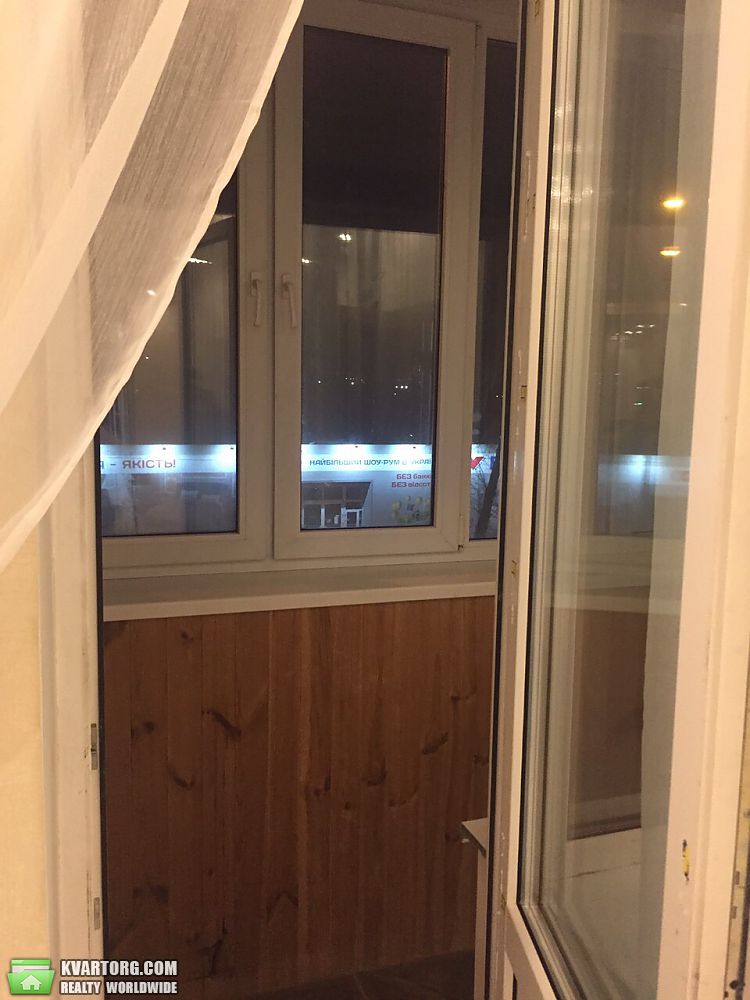 Rent out 1-room apartment. Киев,  Набережно-Луговая — photo 9