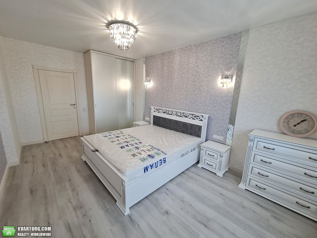 Rent out 3-room apartment. Киев,  Дегтяренко — photo 4
