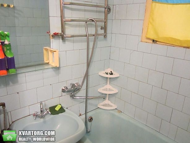 Rent out 2-room apartment. Киев,  Мира пр — photo 7