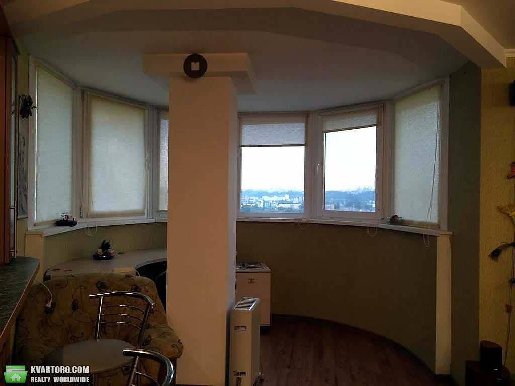 Rent out 2-room apartment. Киев, Дружбы Народов пл — photo 2