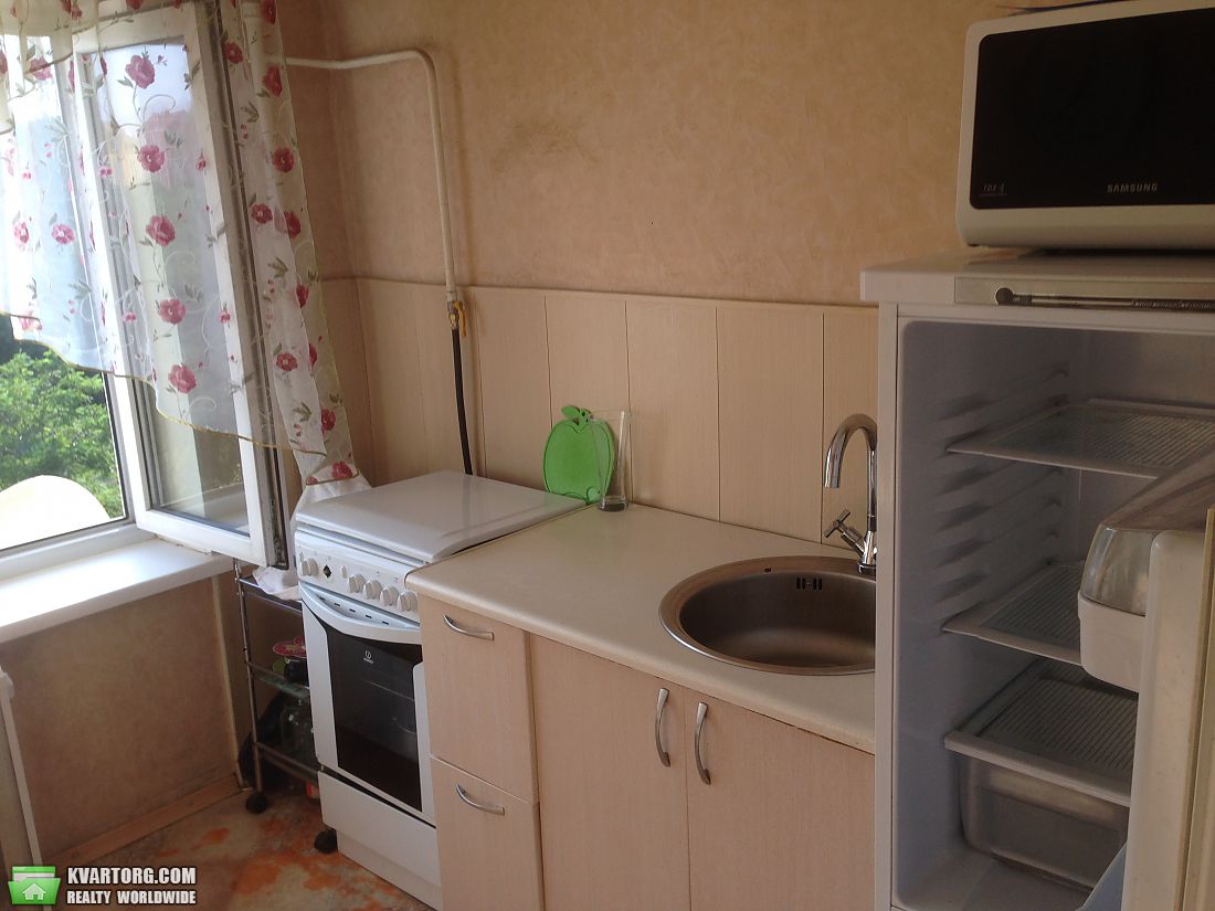 Sell 2-room apartment. Киев,  Воссоединения пр — photo 3