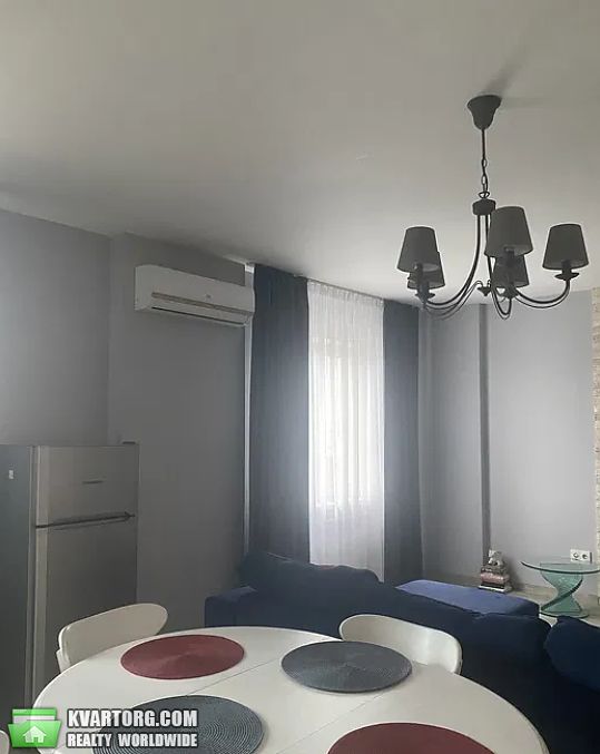 Rent out 2-room apartment. Киев,  Забилы — photo 4