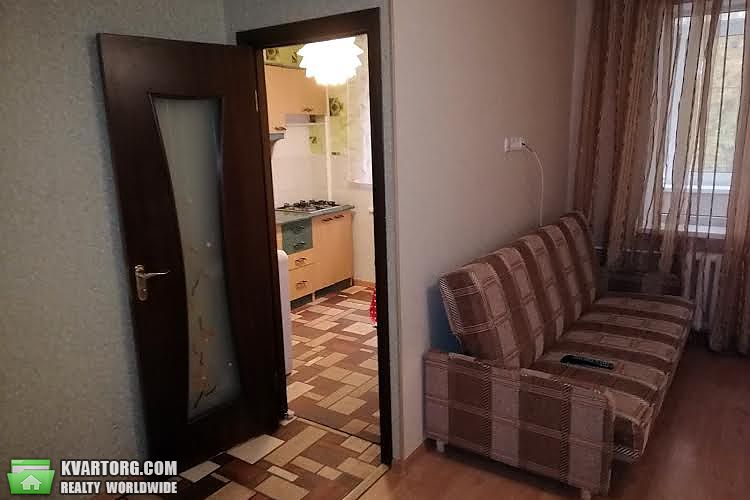 Rent out 3-room apartment. Киев,  Антонова — photo 5
