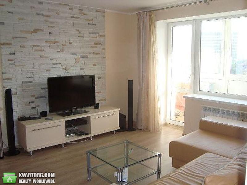 Rent out 2-room apartment. Киев,  Шелковичная — photo 2