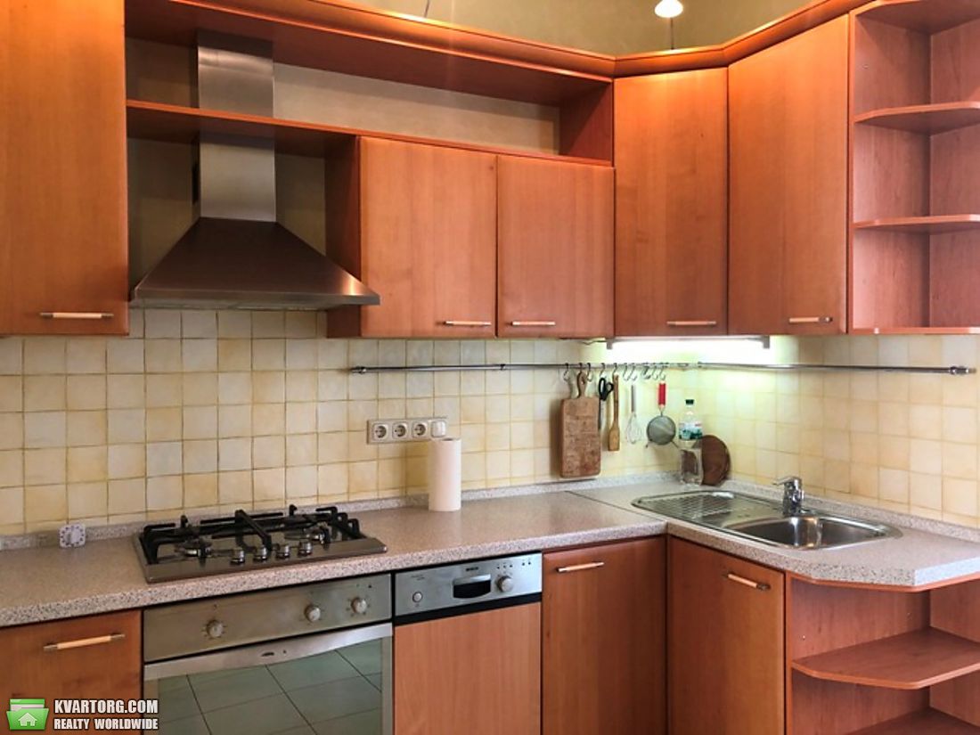 Rent out 4-room apartment. Киев,  Чапаева — photo 2