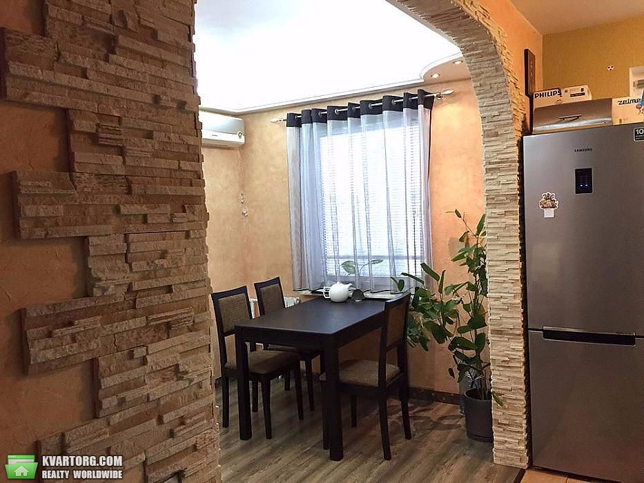 Sell 3-room apartment. Киев,  Приречная — photo 1