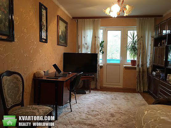Sell 2-room apartment. Киев,  Метростроевская — photo 1