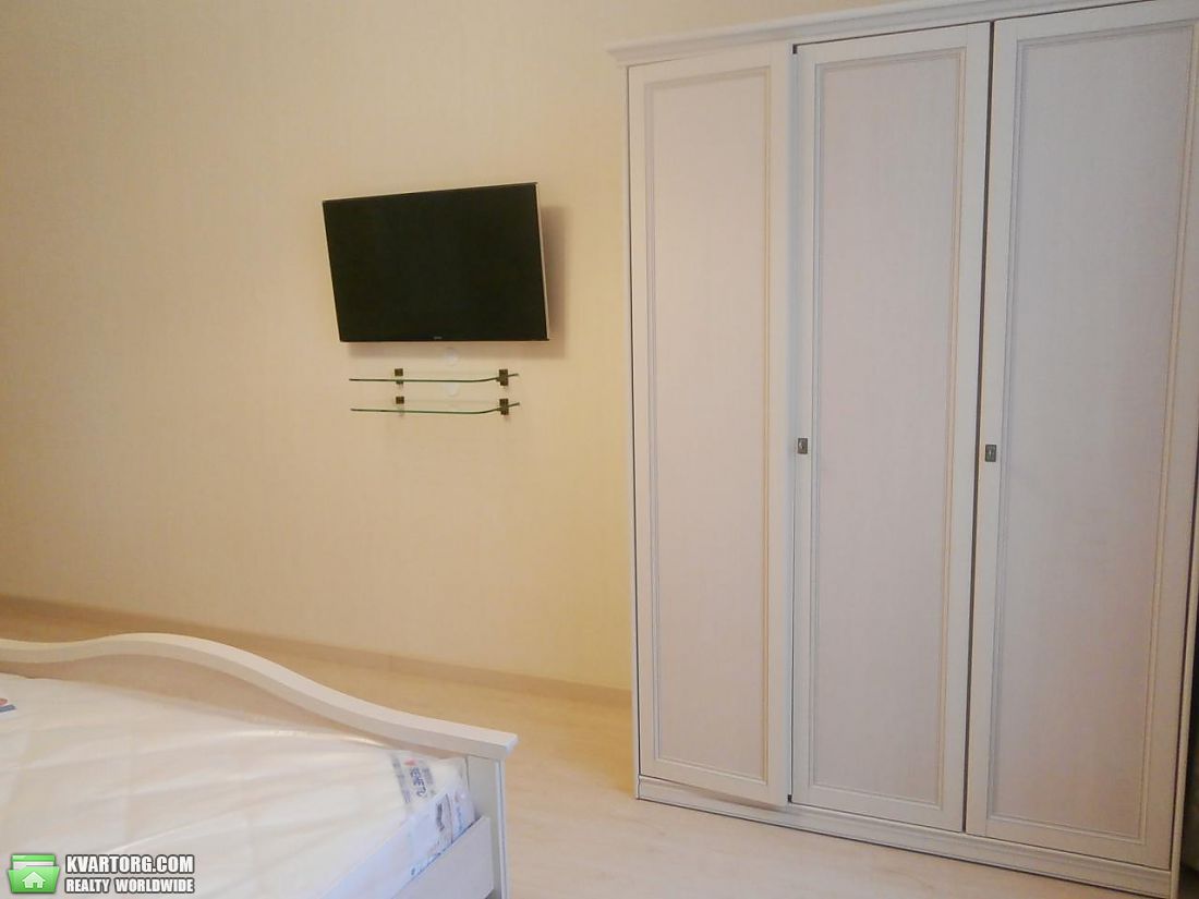 Rent out 3-room apartment. Киев,  Дмитриевская — photo 4