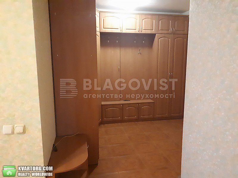 Sell 3-room apartment. Киев,  Урловская — photo 10