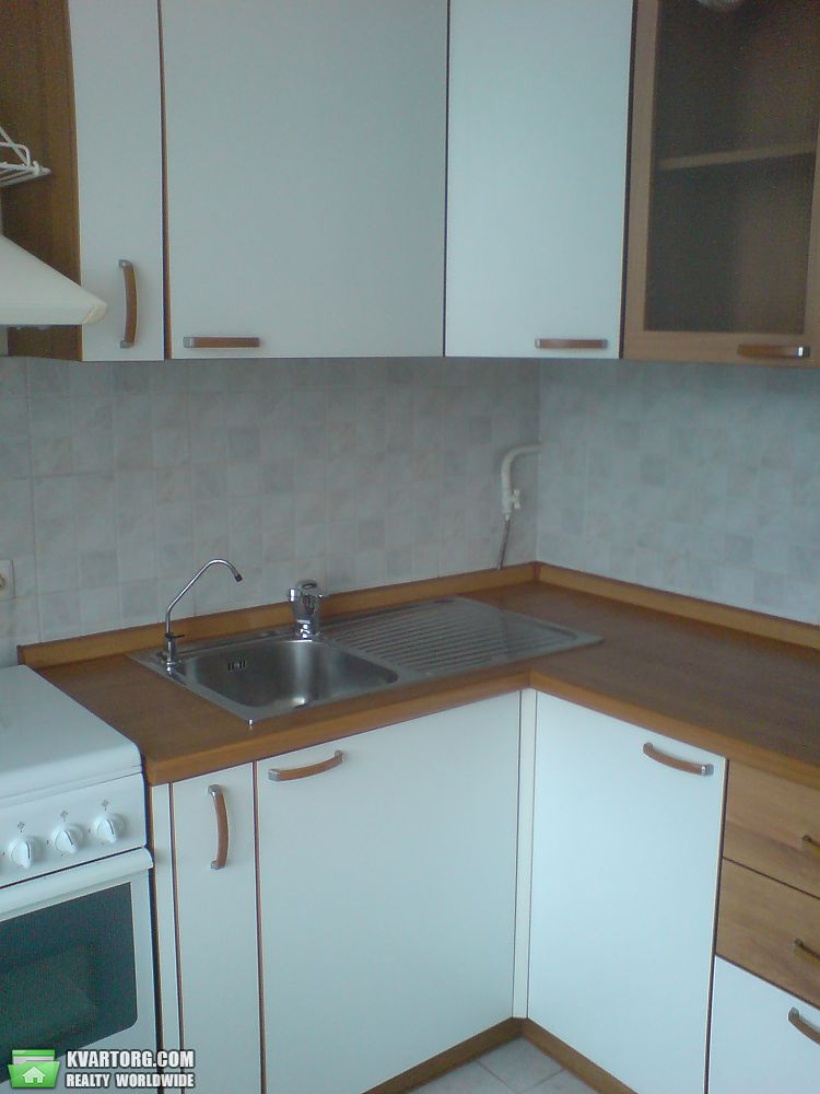 Rent out 2-room apartment. Киев,  Семьи Хохловых — photo 7