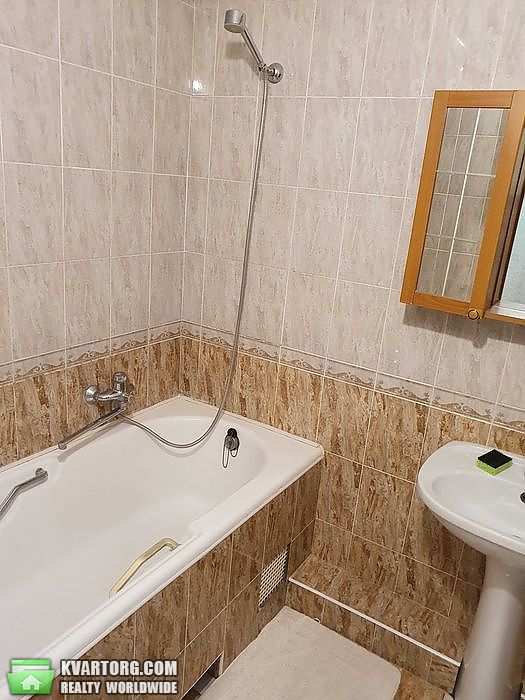 Rent out 2-room apartment. Киев,  Декабристов — photo 4