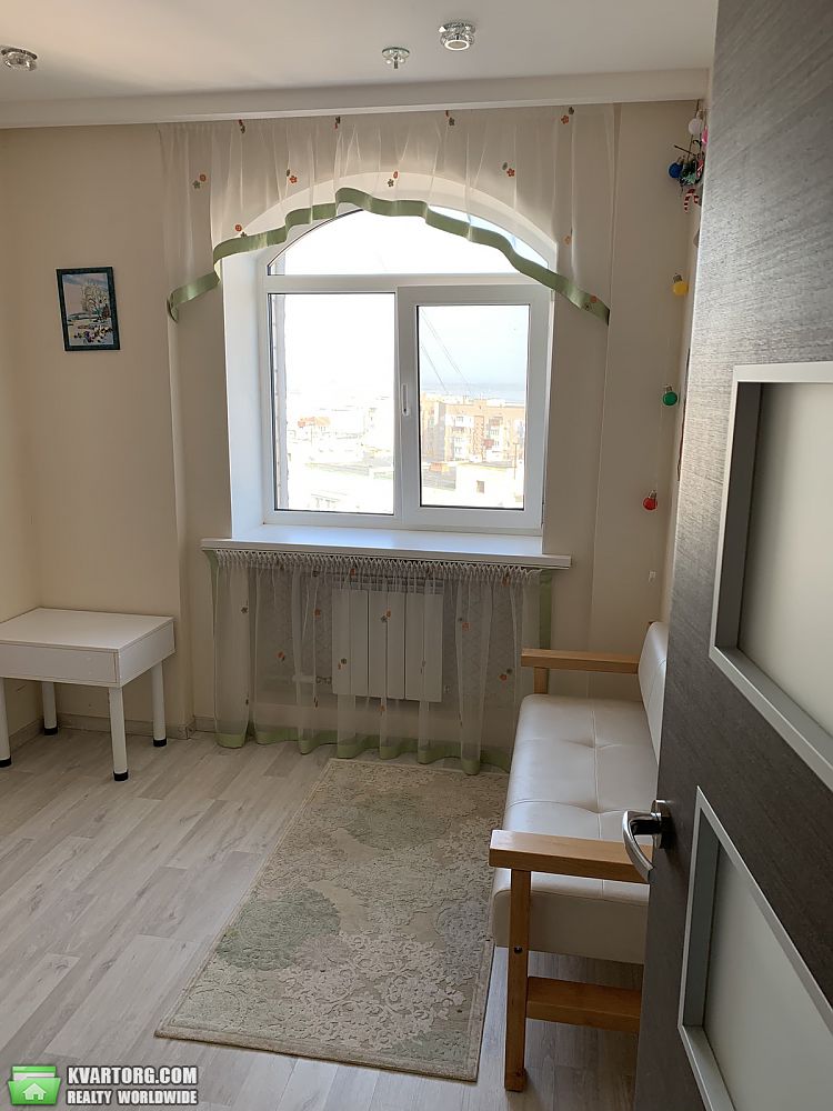Sell 3-room apartment. Украинка,  Сосновая — photo 3