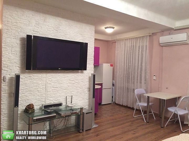 Rent out 2-room apartment. Киев, бульвар Дружбы Народов — photo 1