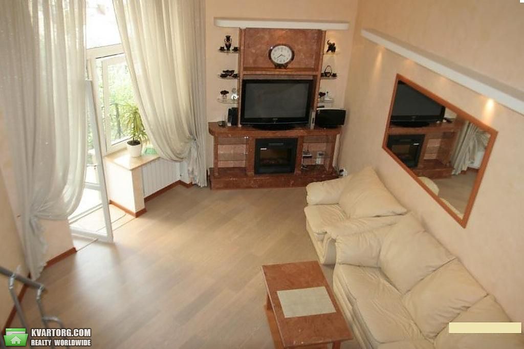 Rent out 2-room apartment. Киев,  Михайловский пер — photo 1