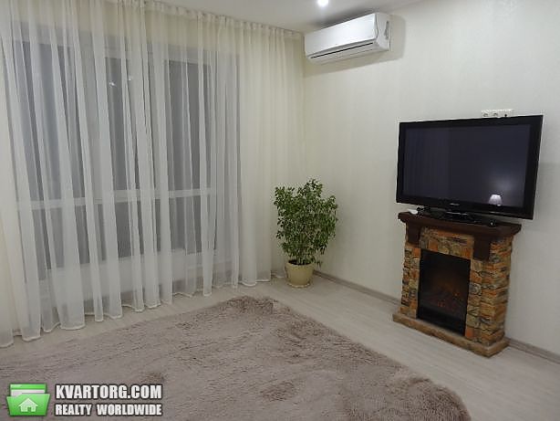 Rent out 1-room apartment. Киев,  Радистов — photo 1