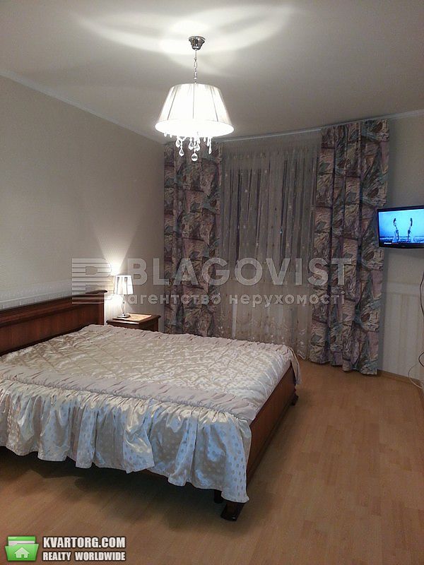 Rent out 2-room apartment. Киев, Окіпної Раїси — photo 4