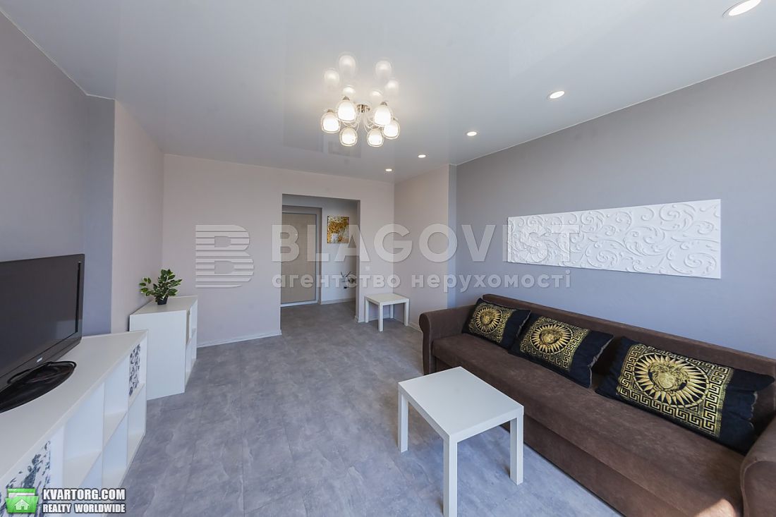 Sell 2-room apartment. Киев,  Крушельницкой — photo 1