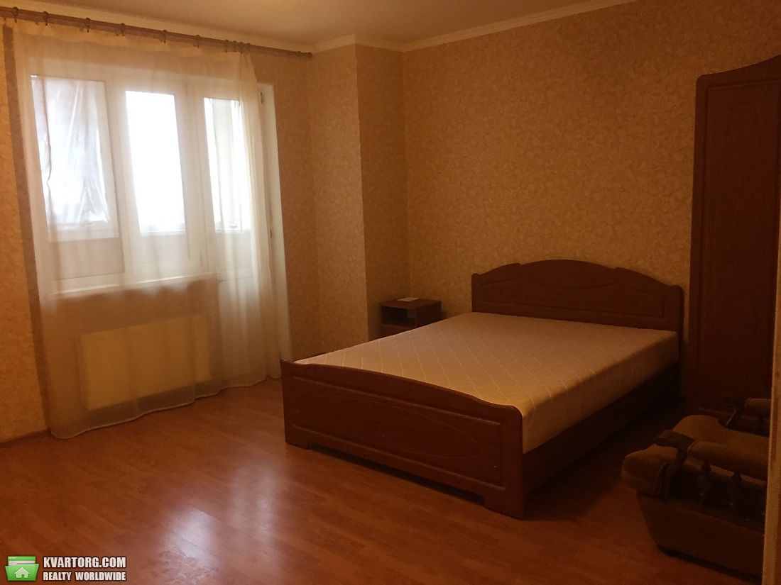 Rent out 1-room apartment. Киев,  Курская — photo 1