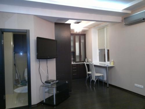 продам 4-комнатную квартиру. Киев,  Мира просп. - фото 1