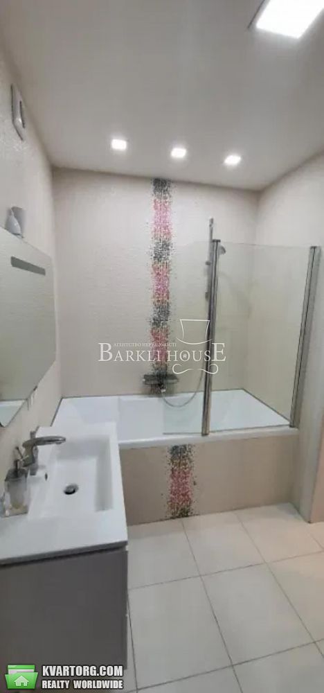 Rent out 3-room apartment. Киев, Сикорского — photo 9