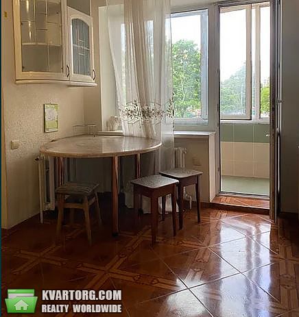 Rent out 3-room apartment. Киев, Шамо — photo 2