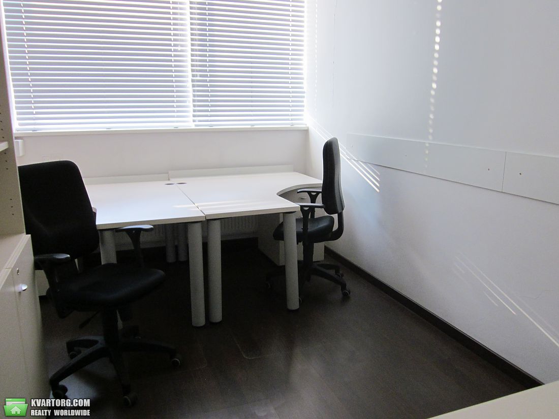 Rent out office. Киев, Жилянская — photo 2