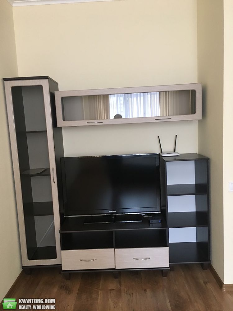 Rent out 1-room apartment. Киев,  Пчелки — photo 4