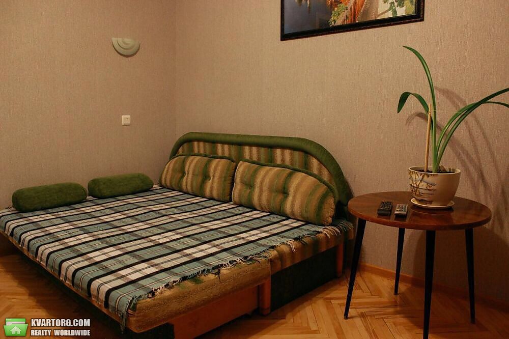 Rent out 2-room apartment. Киев,  Бучмы — photo 10