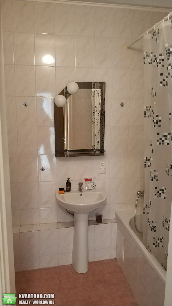 Rent out 1-room apartment. Киев,  Княжий Затон — photo 7