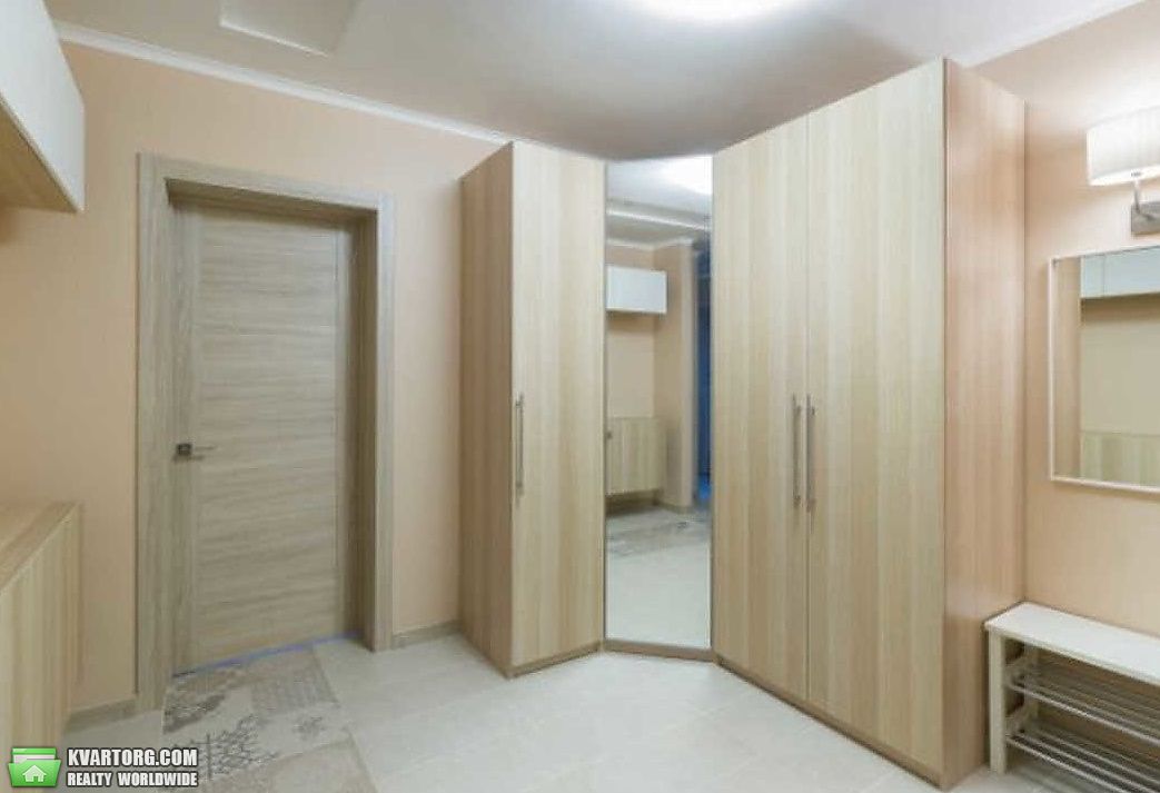 Rent out 2-room apartment. Киев,  Чавдар — photo 7
