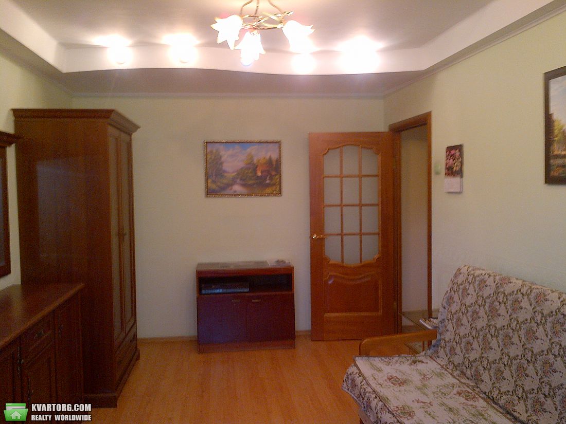 Rent out 2-room apartment. Киев,  Багговутовская — photo 8