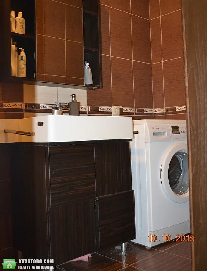 Rent out 3-room apartment. Киев,  Львовская — photo 1