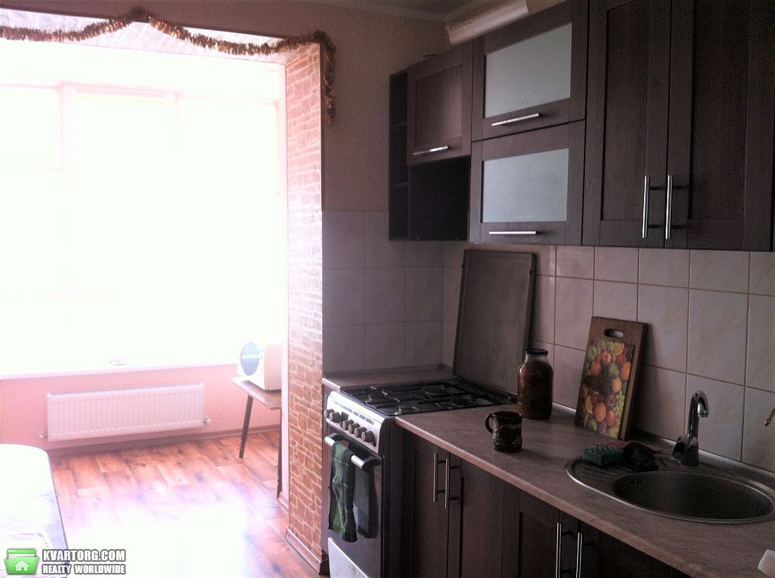 Rent out 1-room apartment. Киев, Жулянська — photo 1
