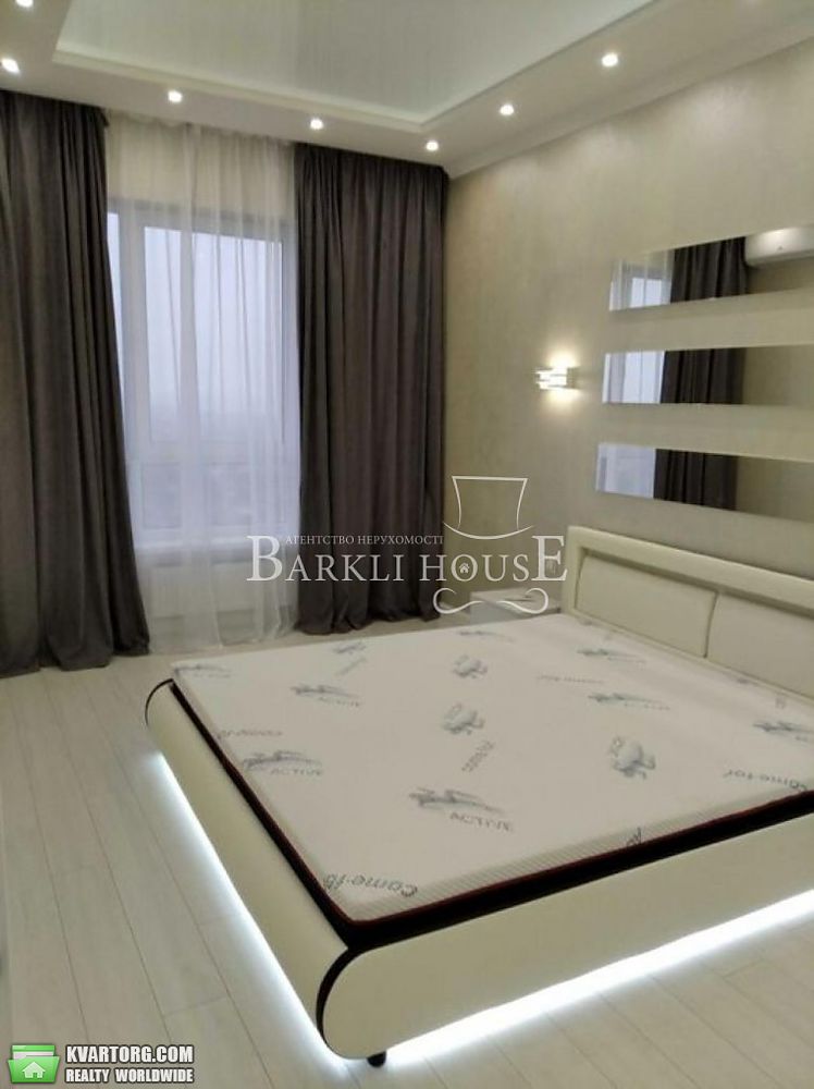 Rent out 2-room apartment. Киев,  Заречная — photo 5