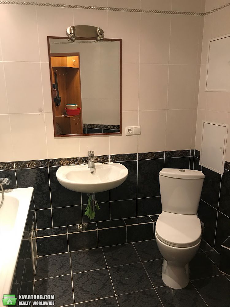 Rent out 1-room apartment. Киев, Урловская — photo 5