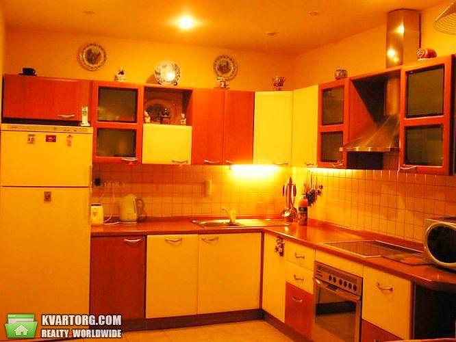 Rent out 3-room apartment. Киев,  Клиническая — photo 2