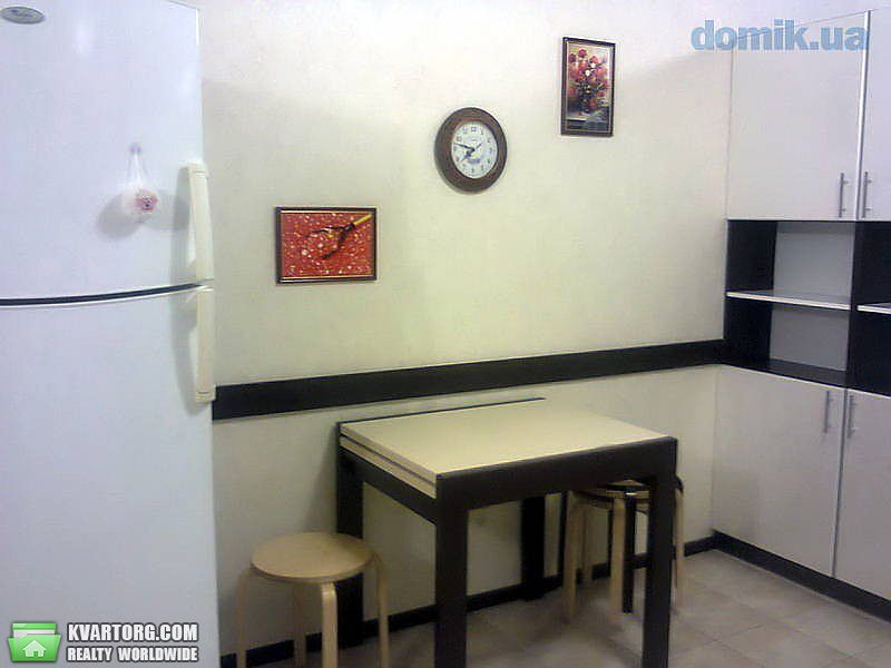 Rent out 2-room apartment. Киев,  Черновола — photo 2