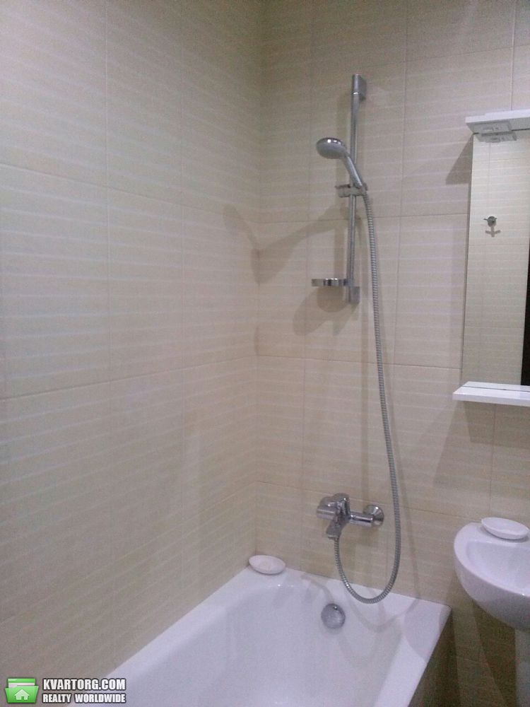 Rent out 2-room apartment. Киев, Леси Украинки — photo 10