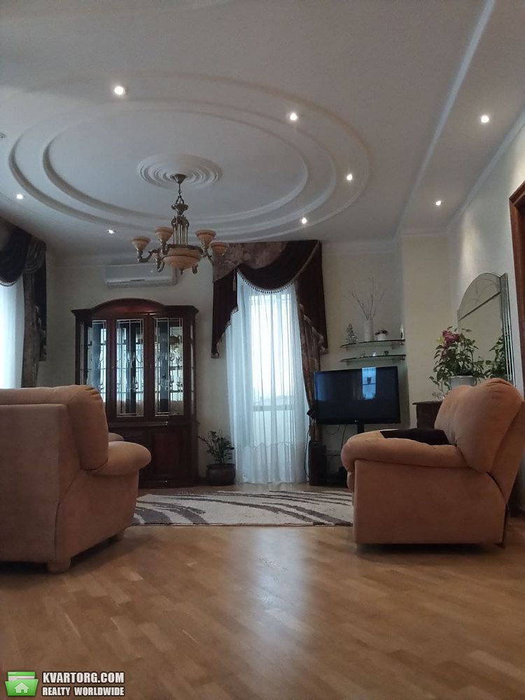 Rent out 4-room apartment. Киев,  Дмитриевская — photo 4