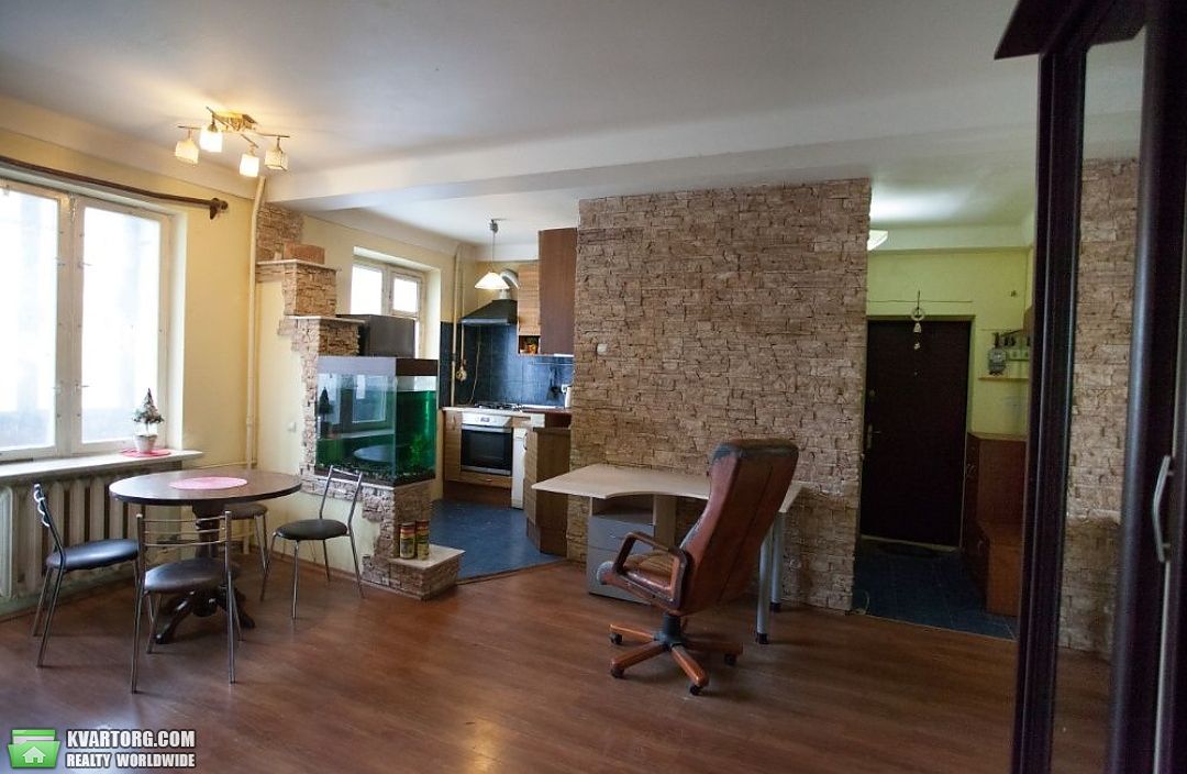 Rent out 3-room apartment. Киев,  Лихачева — photo 1