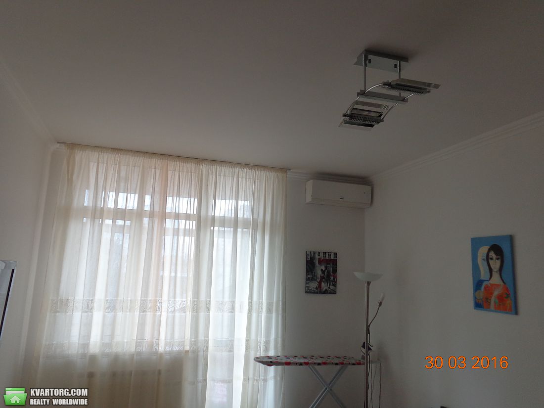 Rent out 2-room apartment. Киев,  Мельникова — photo 10
