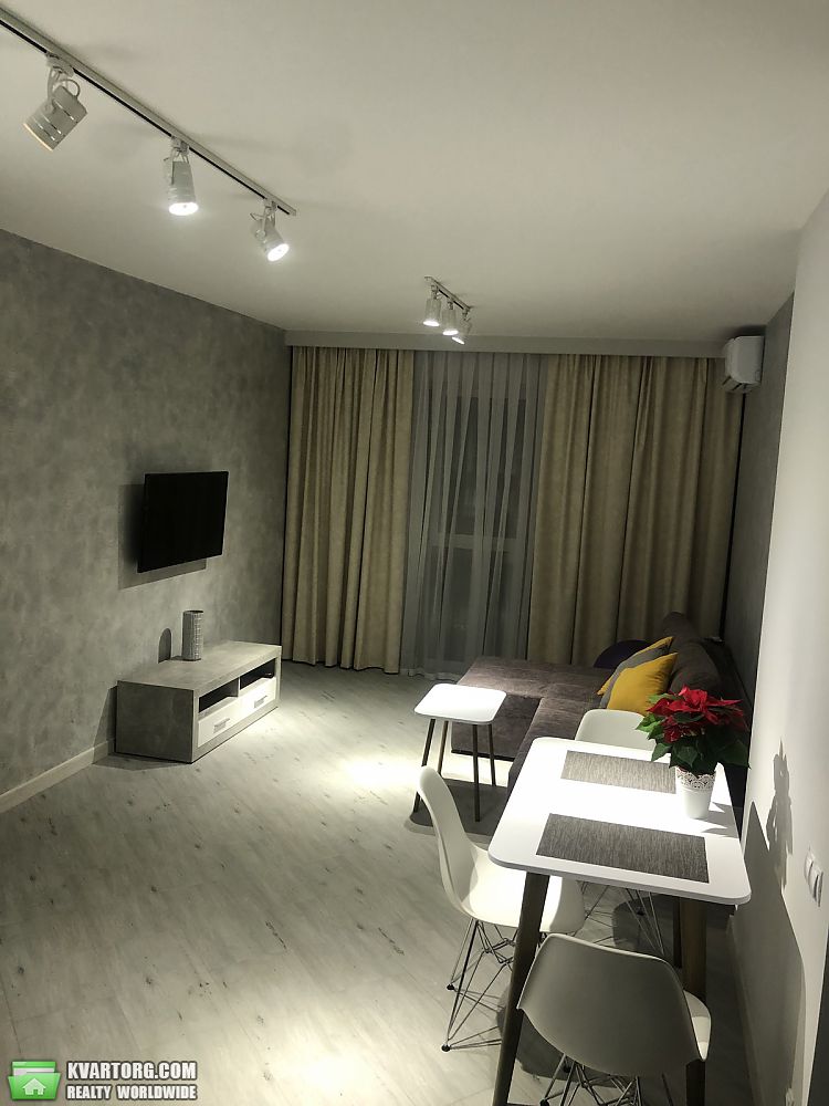 Rent out 2-room apartment. Киев,  Липковского — photo 6