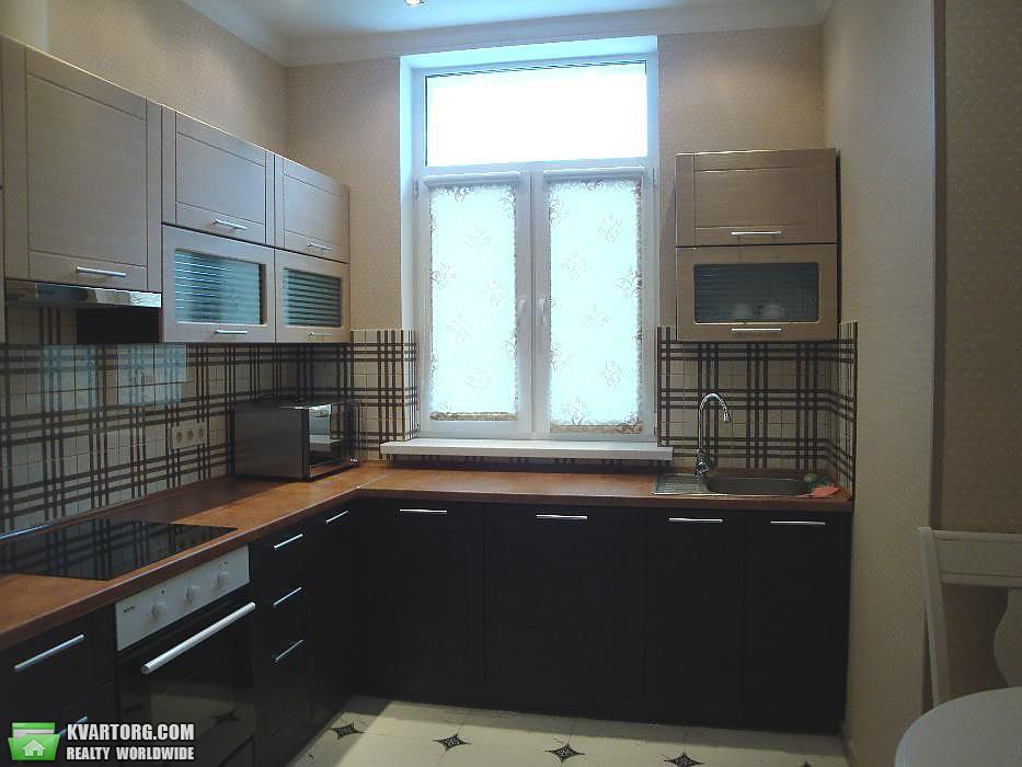 Rent out 2-room apartment. Киев,  Жилянская — photo 4