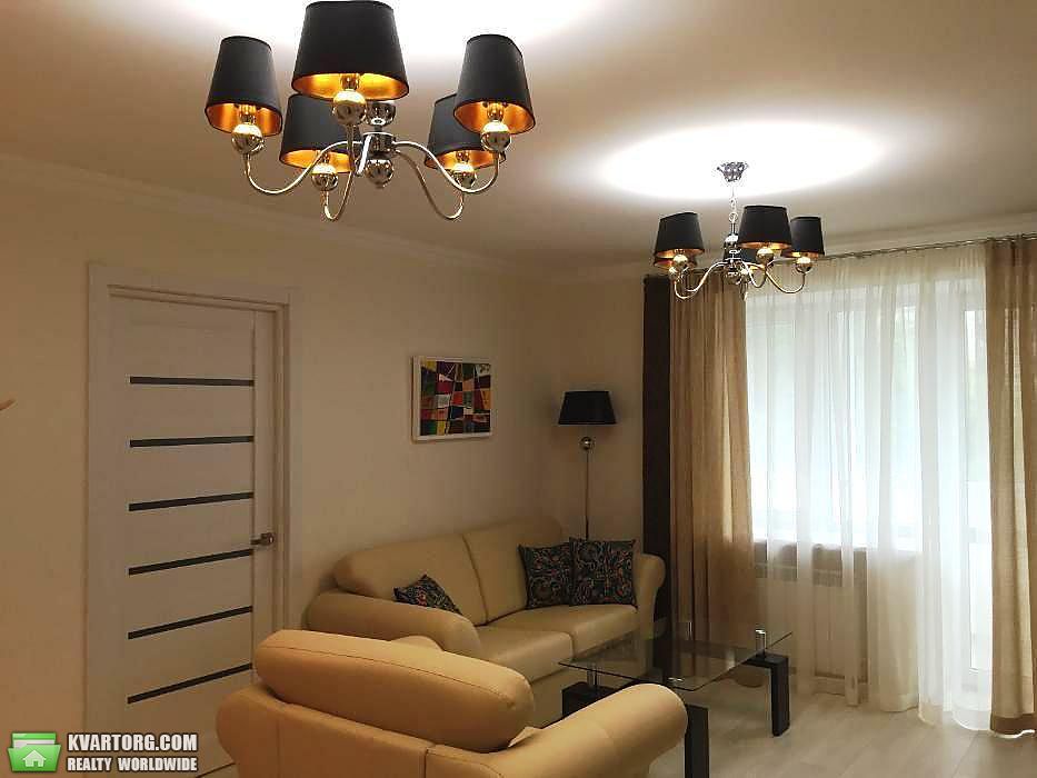 Rent out 3-room apartment. Киев,  Введенская — photo 1