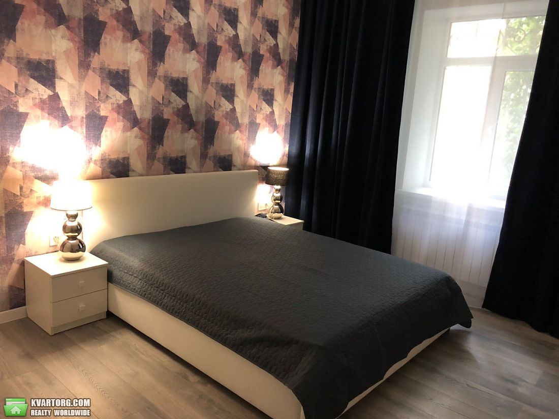 Rent out 3-room apartment. Киев,  Толстого — photo 3