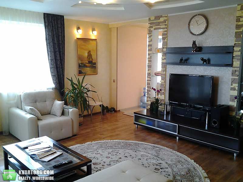 Rent out 3-room apartment. Киев, Героев Сталинграда — photo 1